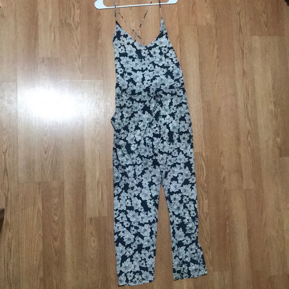 Acacia blue magnolia jumper size small